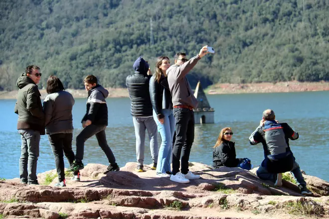 El Pantà de Sau s'omple de visitants