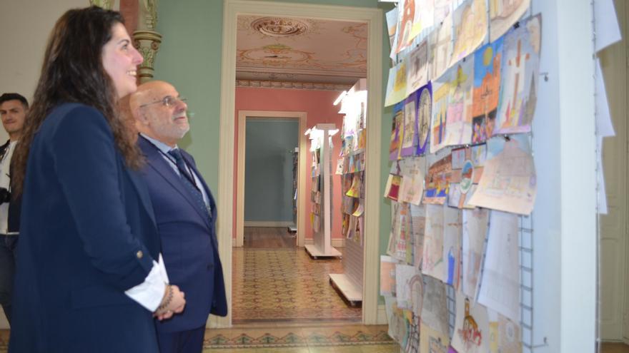 Más de 400 trabajos de dibujos y fotografías de la Semana Santa de Benavente, en esta muestra