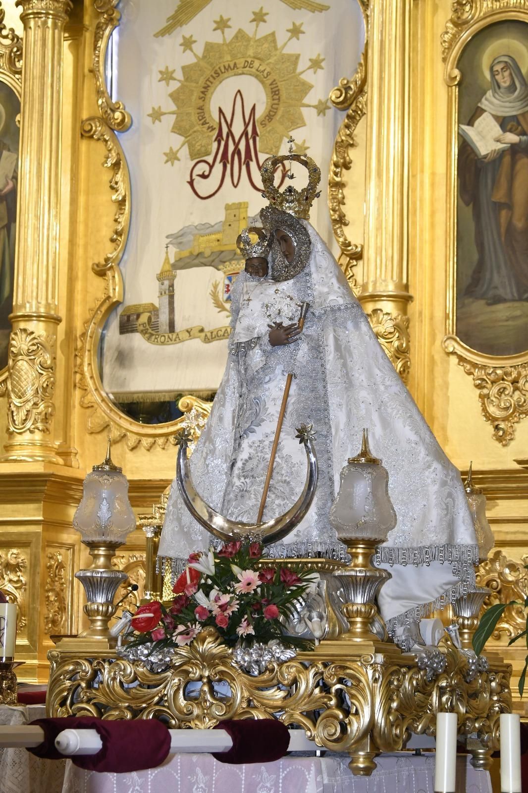 La Morenica toca el cielo de Villena