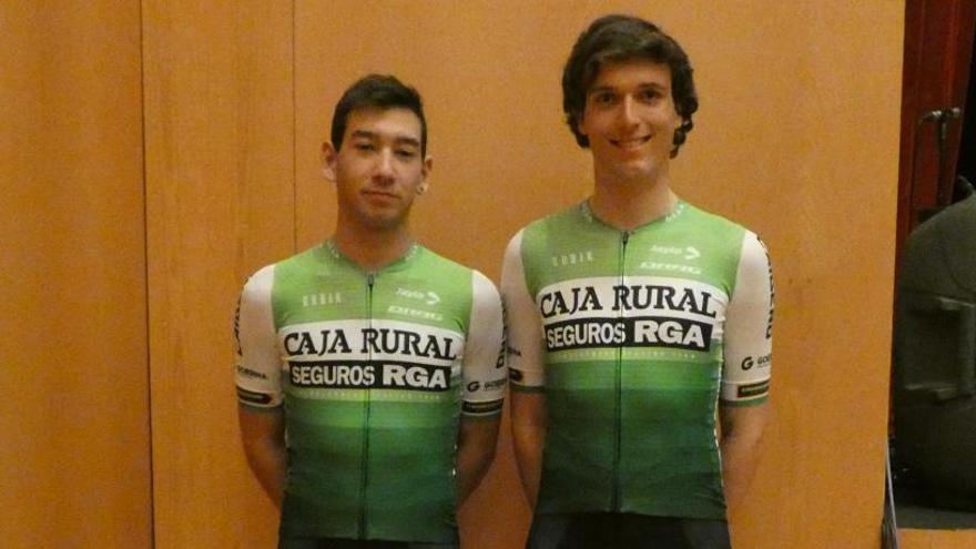 Martín Gil y Alejandro Gómiz, en el Baluarte de Pamplona, antes de su presentación con el Caja Rural RGA