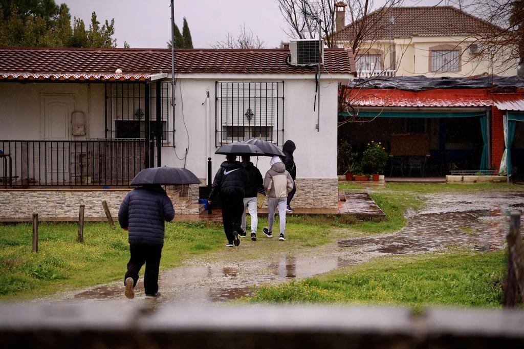 Los vecinos de Majaneque acceden a sus viviendas