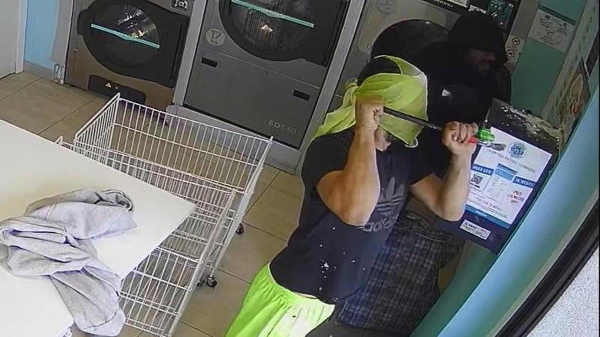 Captura de la grabación de seguridad de lavandería con los ladrones.