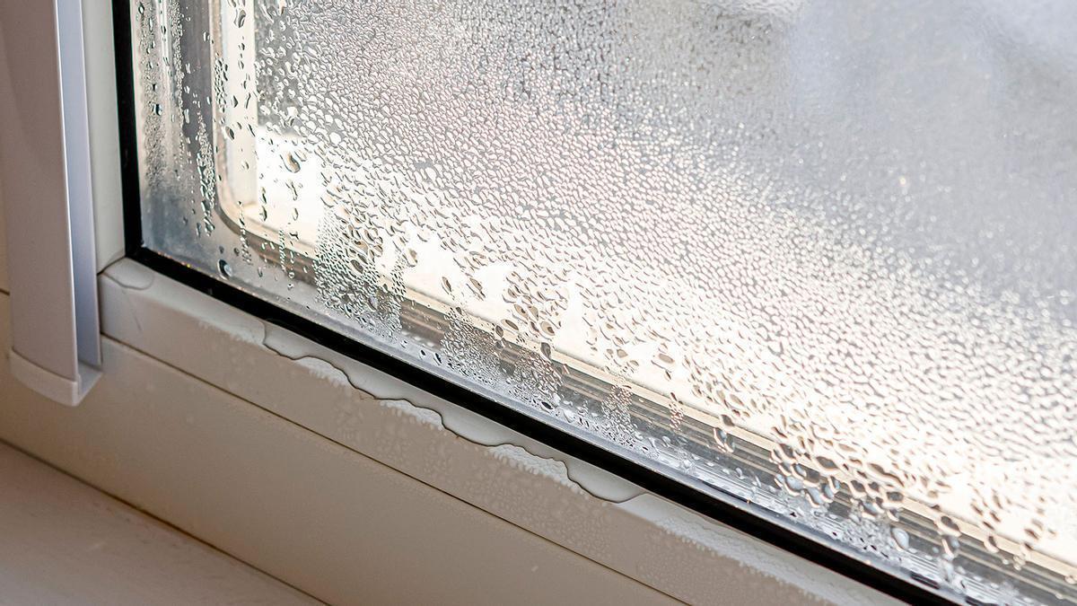 Pon tu ventana así para evitar humedades dentro de casa