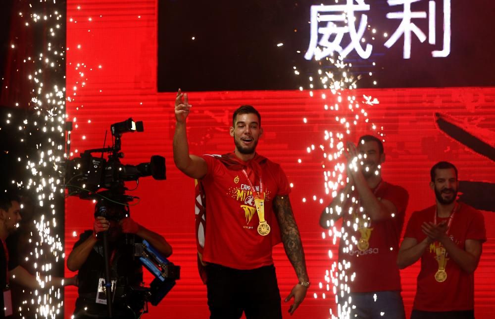 La selección celebra el título mundial en Madrid.