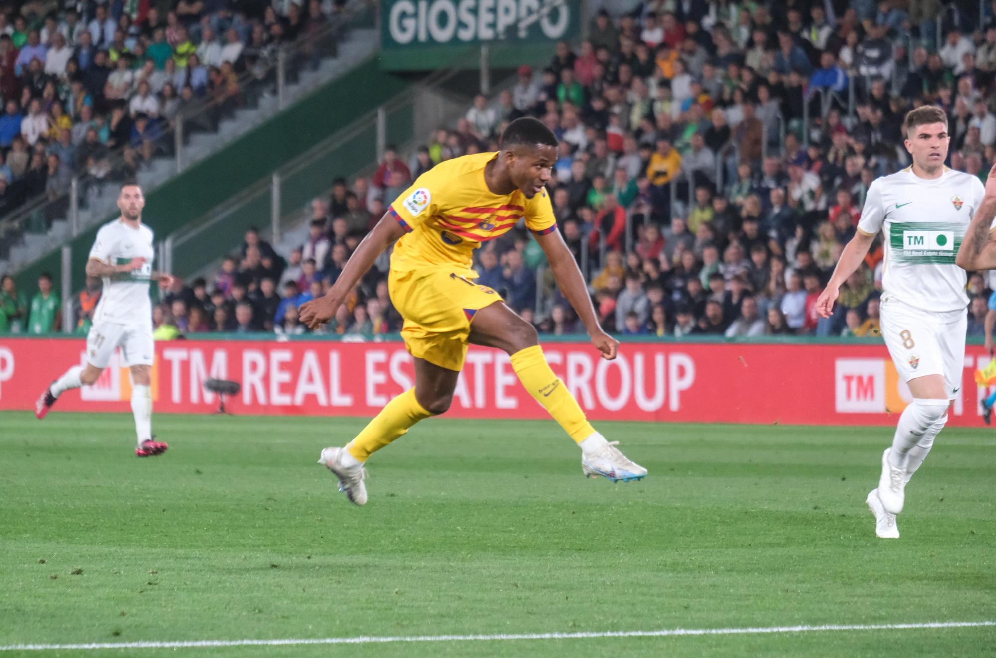 Así se ha vivido el Elche - Barça en el Martínez Valero