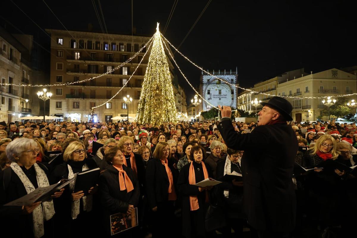 Llenazo en Valencia antes del primer fin de semana de Navidad
