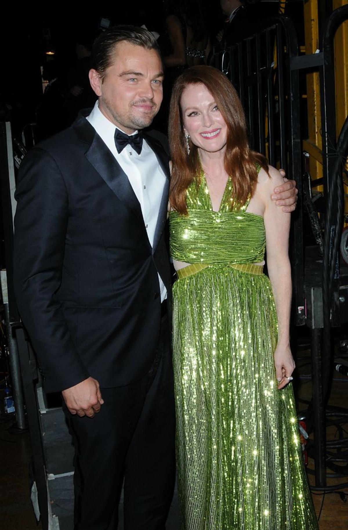 Juliane Moore y Leonardo DiCaprio en los SAG Awards 2016
