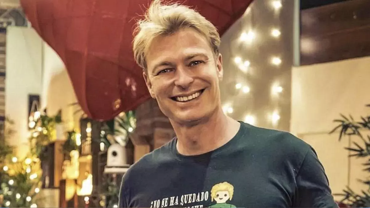 Richard Pena, narrador de ‘First Dates’, revela un dato preocupante sobre la visibilidad LGTBI en el trabajo
