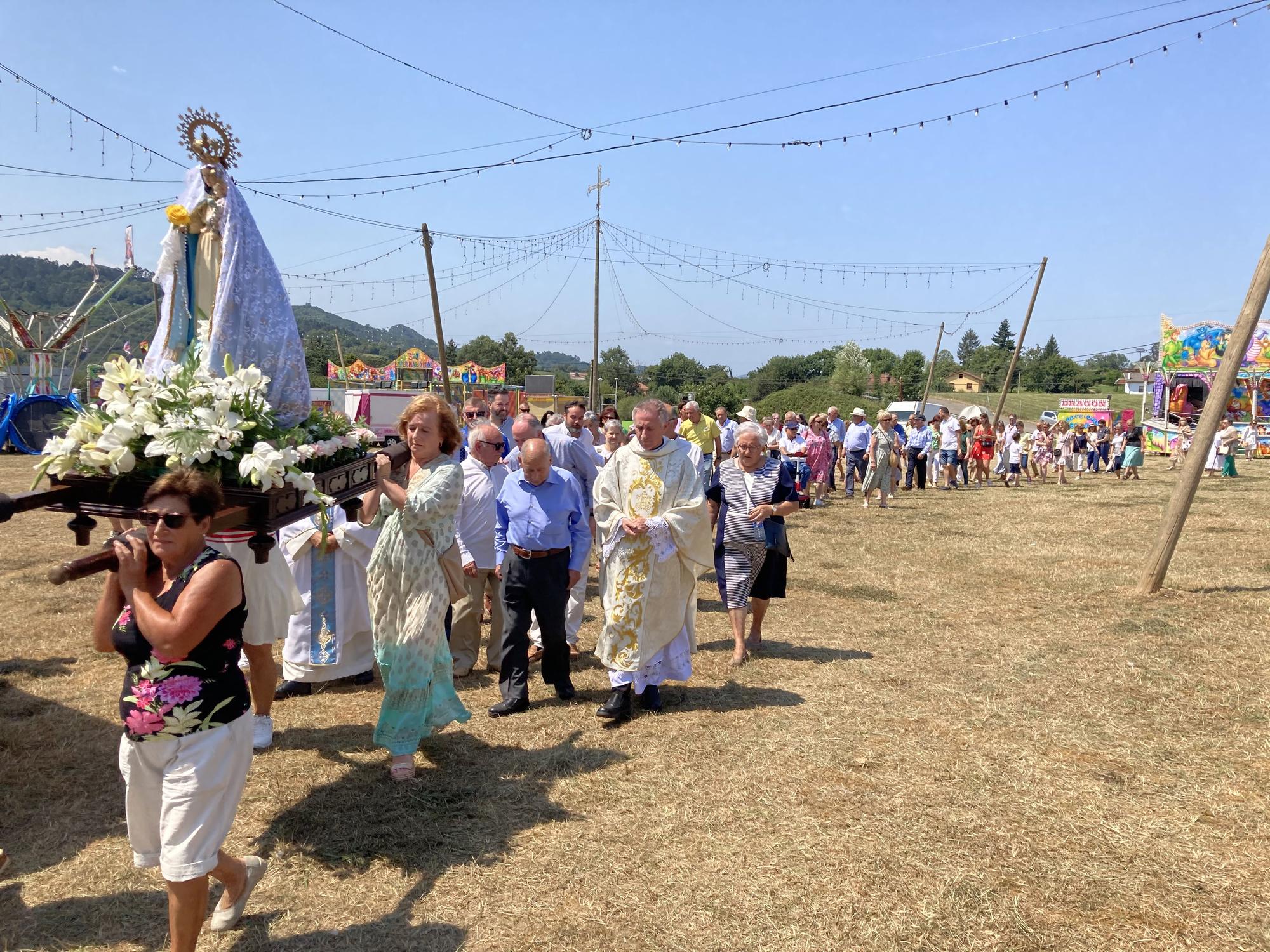 El Carbayu celebra su misa y su tradicional procesión que concluye con sorpresa: se presenta el nuevo himno en honor de Nuestra Señora del Buen Suceso