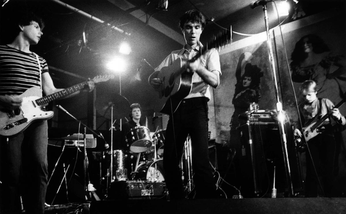 El grupo Talking Heads durante un concierto en 1977.