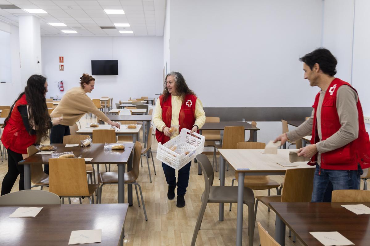 cruz Roja gestiona el CATE ubicado en el antiguo hospital València al Mar.