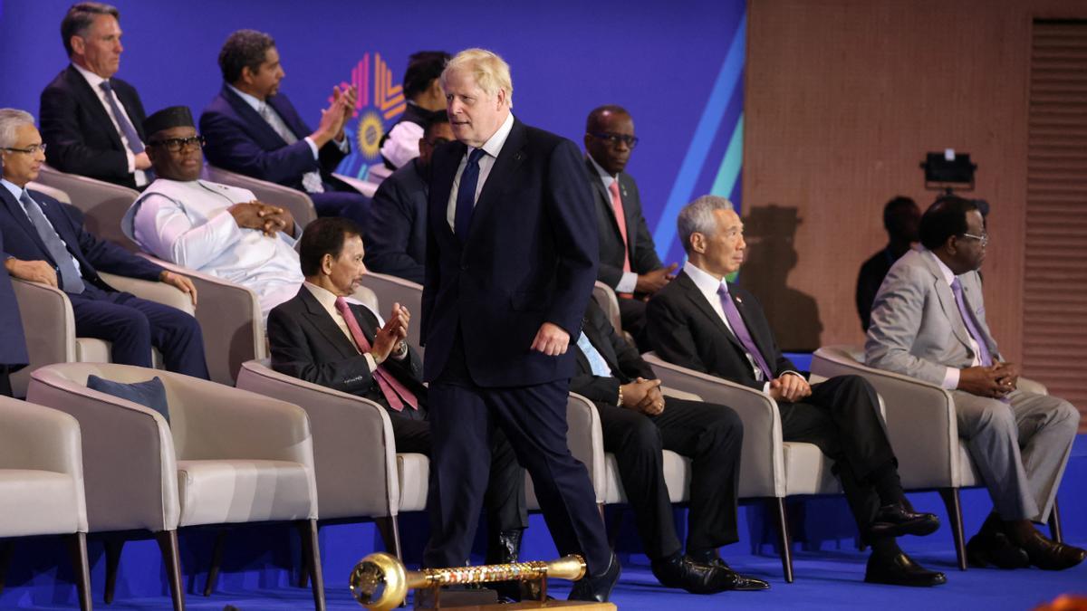 Boris Johnson,  en la reunión de la Commonwealth en Kigali.