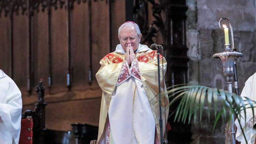 El Vaticano investiga el vínculo del obispo con una integrante de su equipo