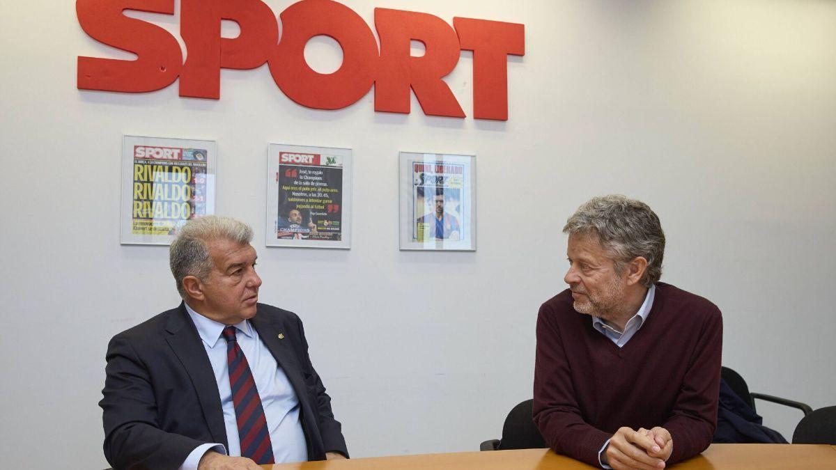 Joan Laporta, con el director de SPORT, Joan Vehils