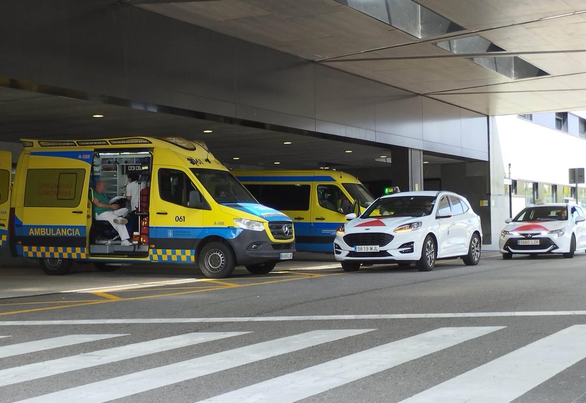 Entrada de Urgencias del Hospital Álvaro Cunqueiro, en Vigo.