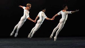 Los integrantes del American Ballet Theatre, durante la presentación de la obra Siete Sonatas, ayer en el teatro Karl Marx de La Habana (Cuba).