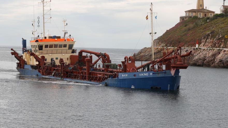 El Puerto iniciará este mes el muestreo para la descontaminacion de los dragados