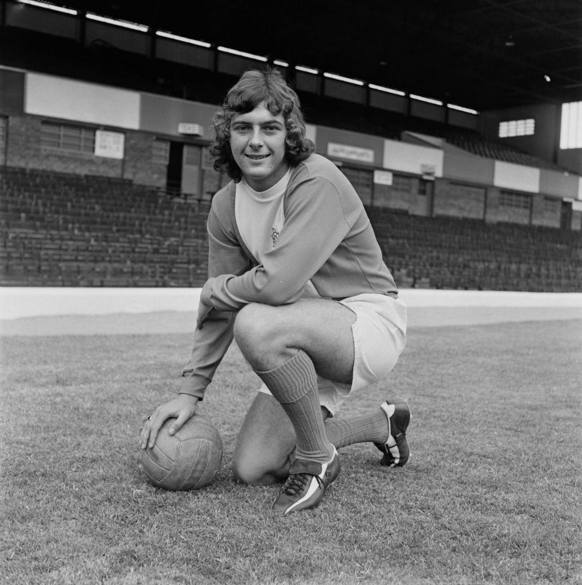 Trevor Francis, cuando se estrenó con diecisiete años en el Birmingham City