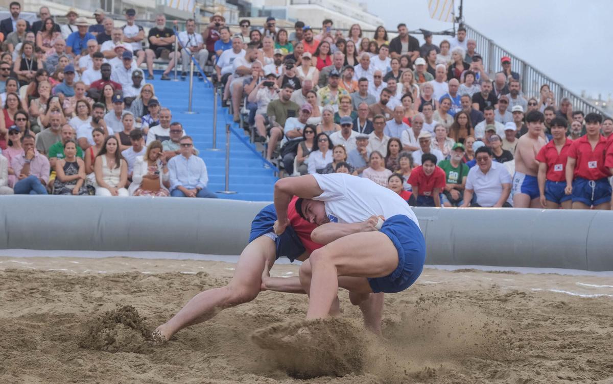 Lucha Canaria y Coreana en Las Canteras