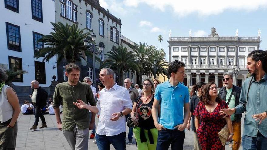 Alberto Rodríguez se apoya en Errejón y Baldoví para &#039;sacar la cabeza&#039; de cara al 28M