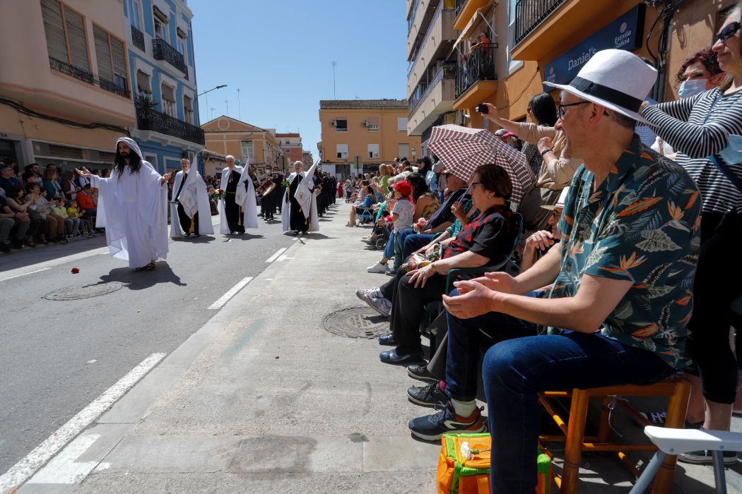 Flores y alegría para despedir la Semana Santa Marinera en el desfile de Resurrección