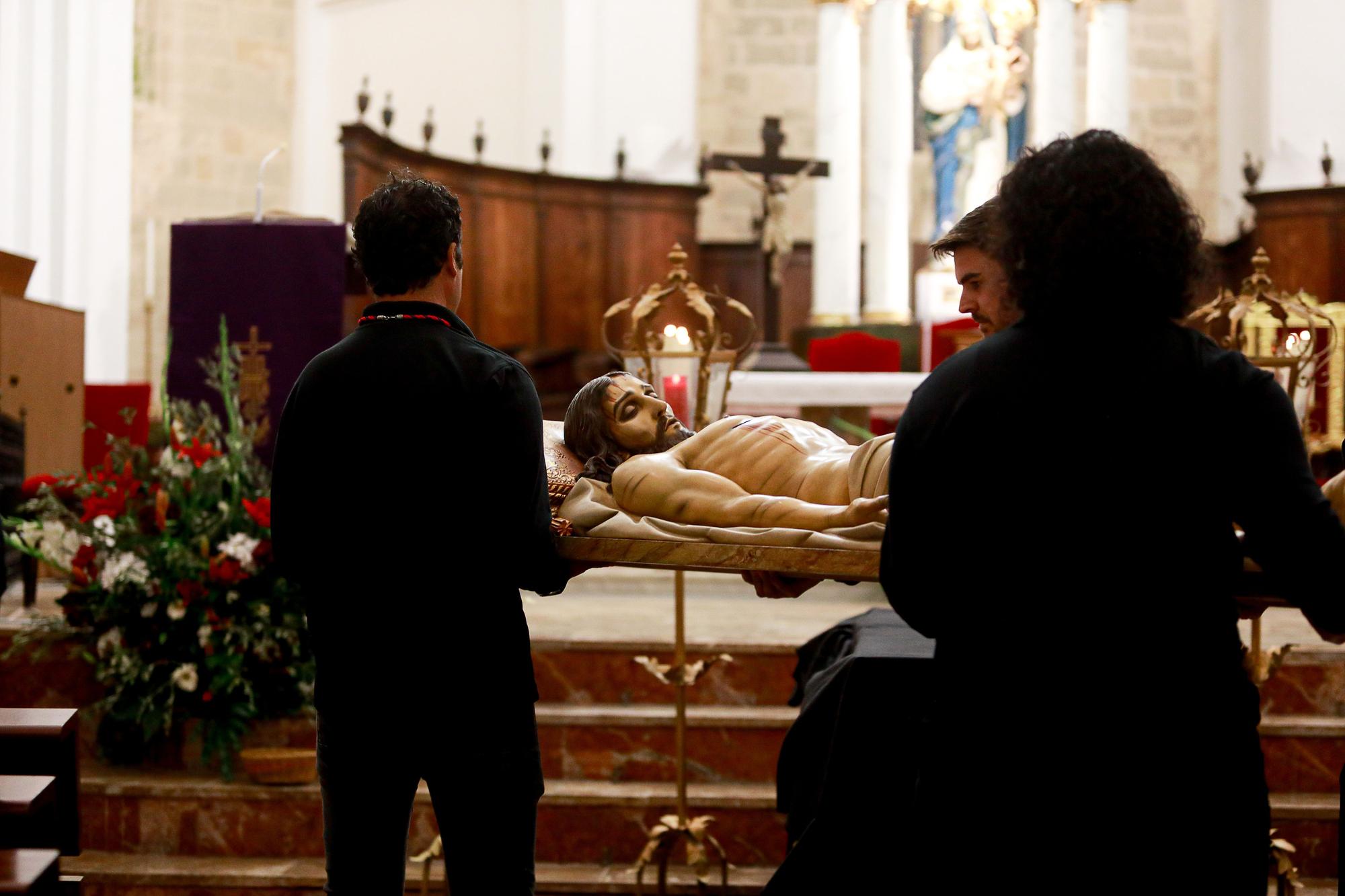 Así se vive el Martes Santo en Ibiza