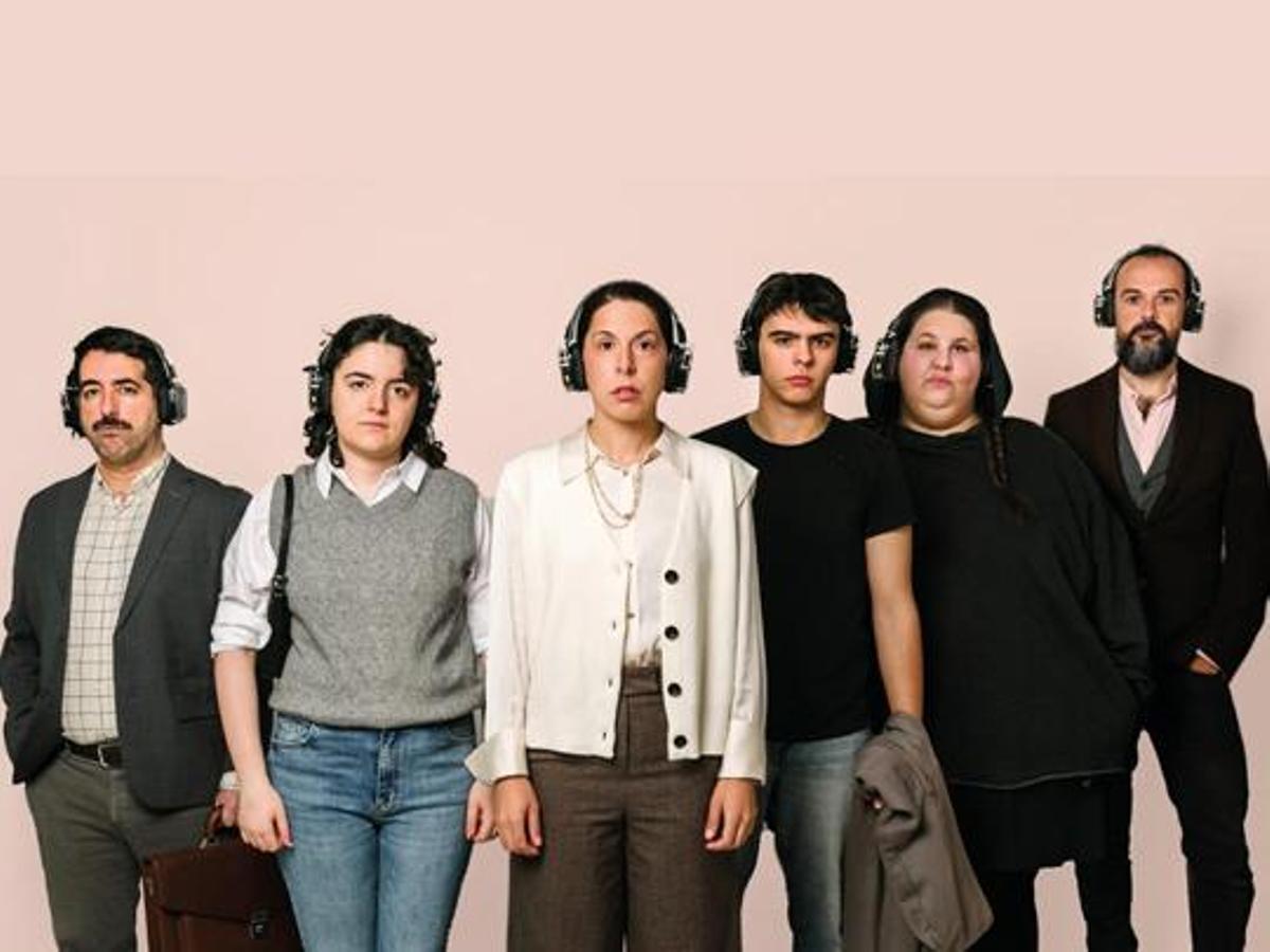 El elenco de la obra "Que se escuche fuerte mi grito".