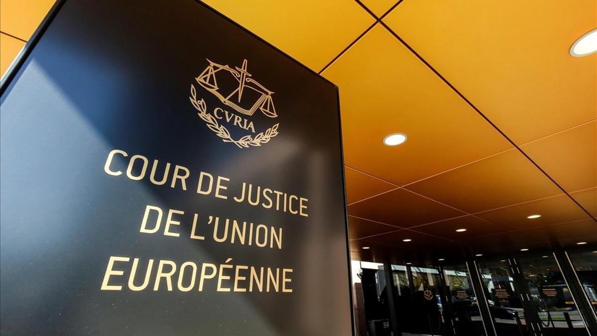 EPA8394  LUXEMBURGO (LUXEMBURGO)  24 09 2018 - Vista de la entrada del Tribunal de Justicia de la Union Europea en Luxemburgo  el 10 de mayo de 2017  La Comision Europea (CE) anuncio hoy  24 de septiembre de 2018  que llevara a Polonia ante el Tribunal de Justicia de la Union Europea (TJUE) por la reforma del Tribunal Supremo que  considera   viola el principio de la independencia judicial   EFE  Julien Warnand