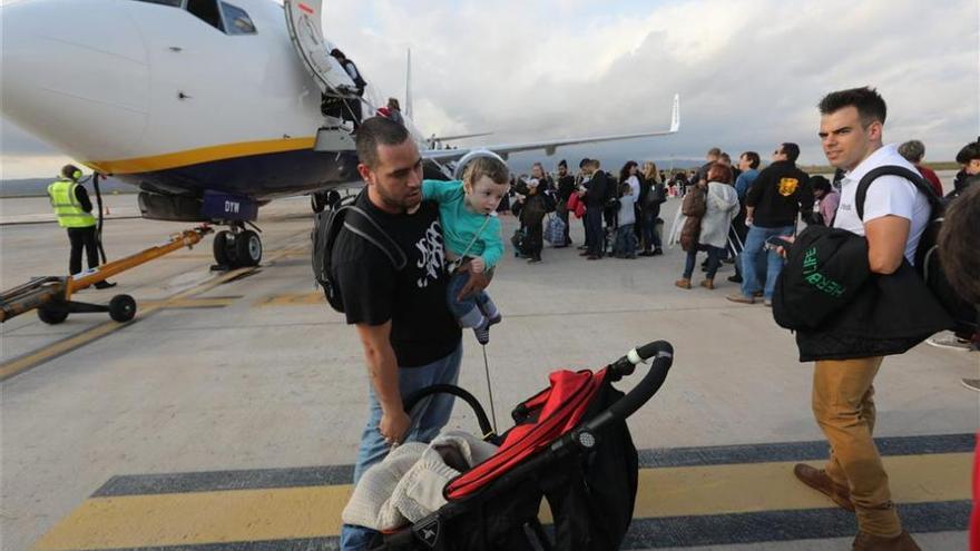 Aerocas consulta a nueve turoperadores para traer turistas en vuelos chárter