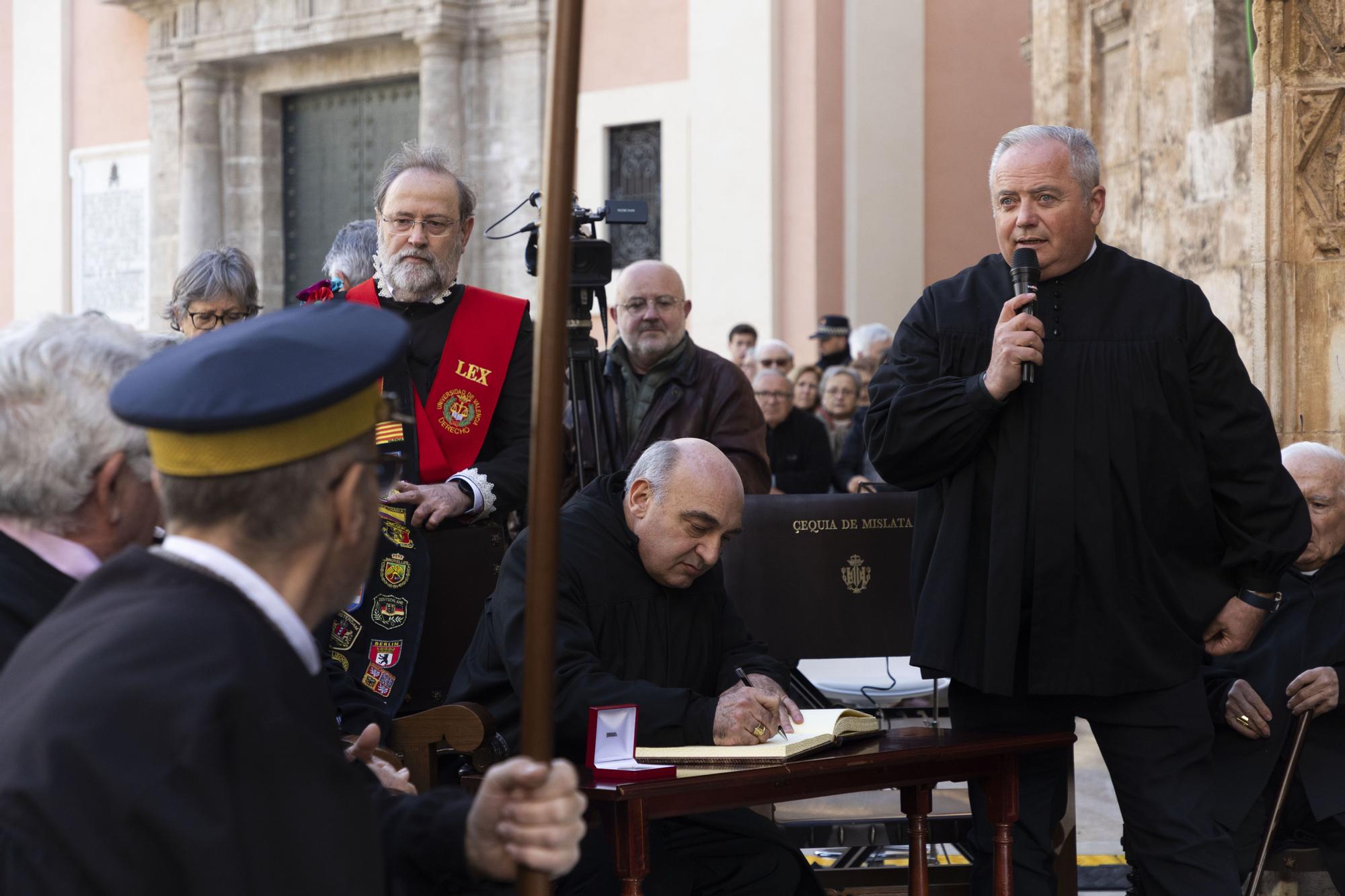 La Virgen de los Desamparados asiste al Tribunal de las Aguas