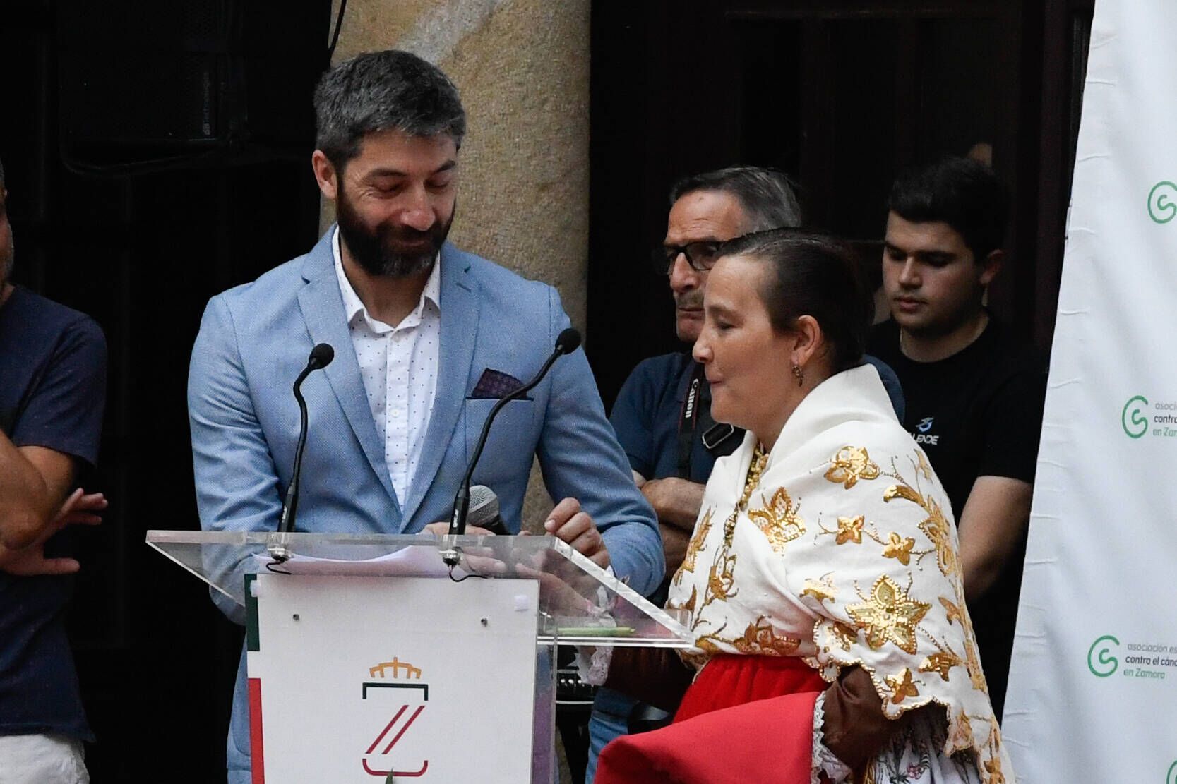 GALERÍA | Desfile por la vida: pacientes oncológicas visten trajes tradicionales de Zamora