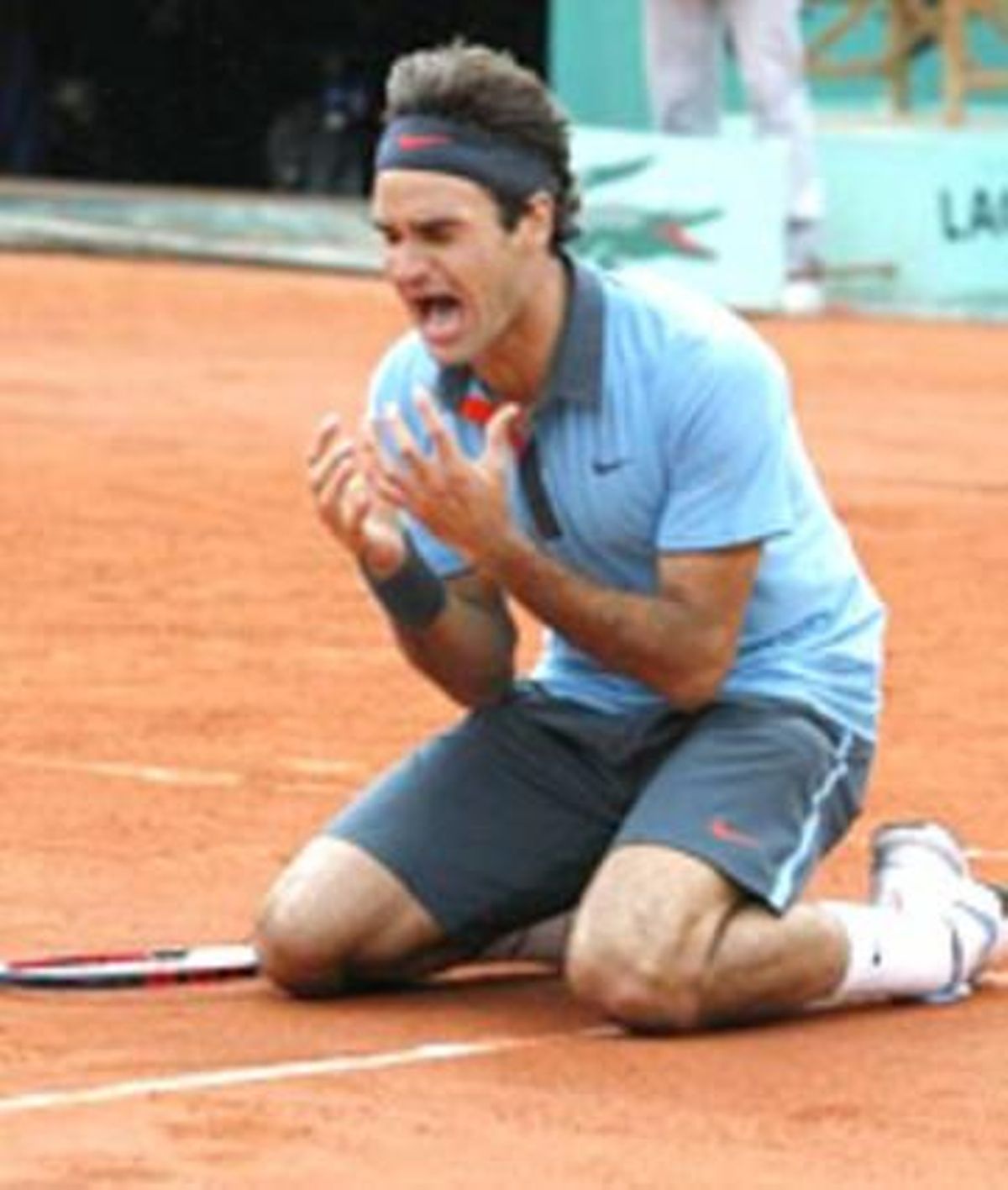 Federer celebra el punt de partit davant Soderling. Federer celebra el punt de partit davant Soderling.