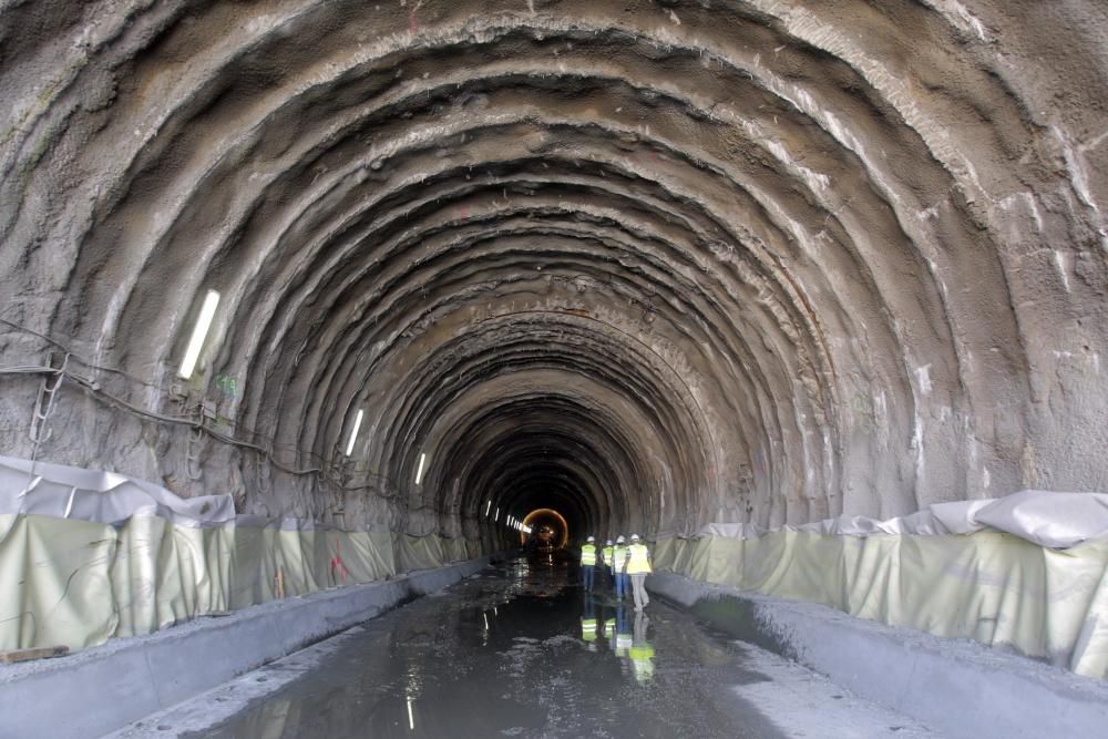 Visita a las entrañas del AVE en Galicia