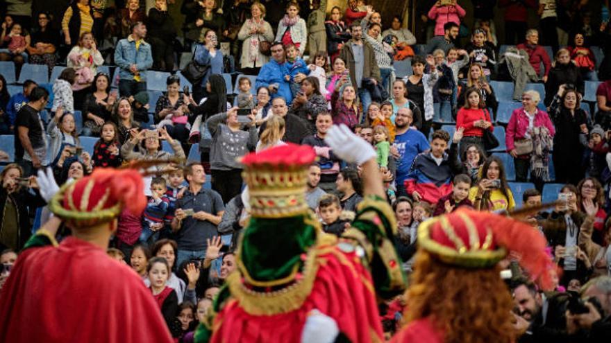 Los Reyes Magos de Oriente, en el estadio Heliodoro Rodríguez López, en Santa Cruz de Tenerife.