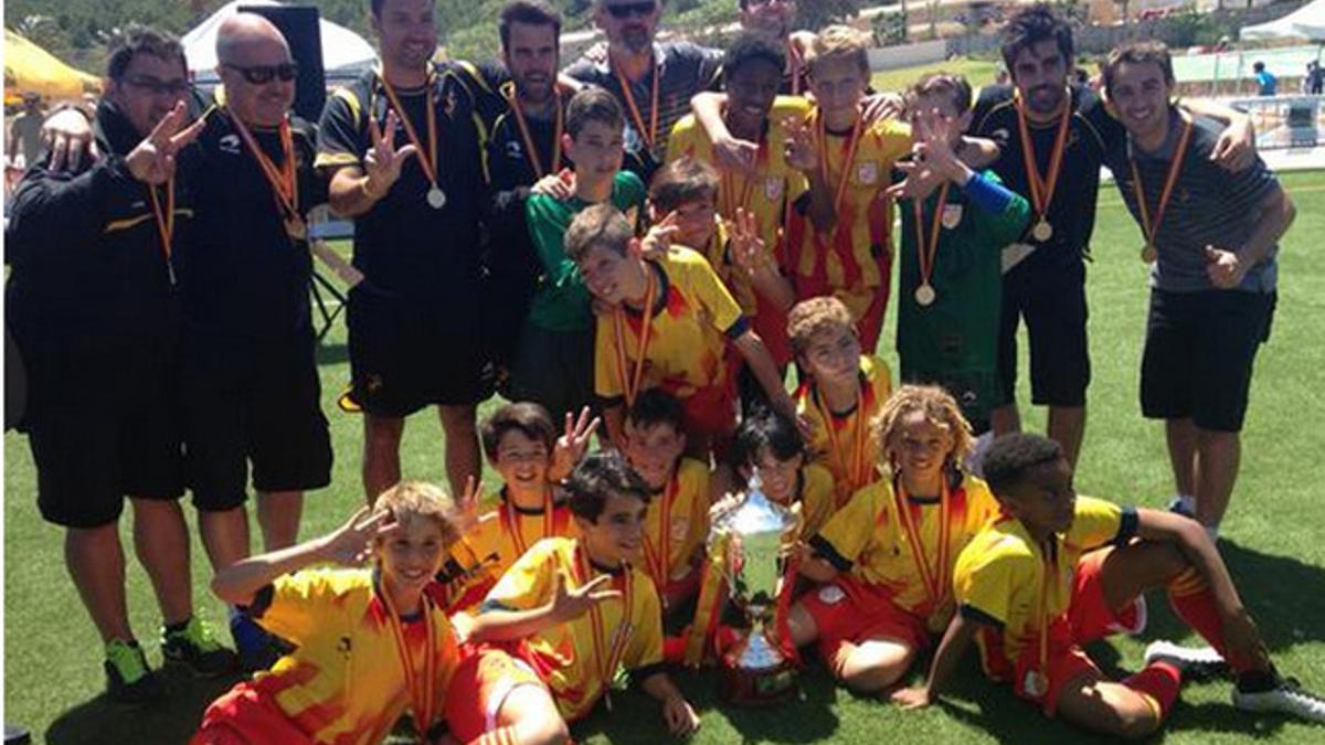 La selección catalana sub'12 celebra el título conseguido