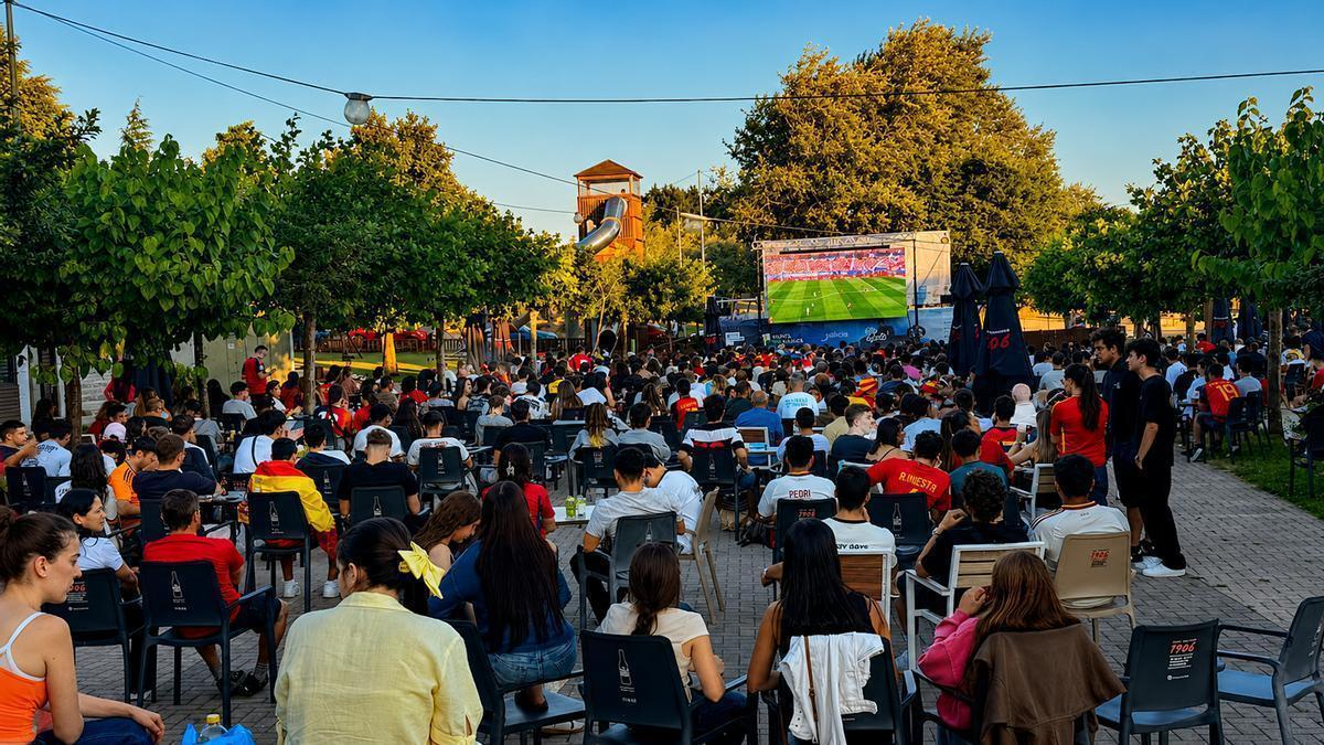 Así vivió la afición compostelana el partido de España desde el Monte do Gozo