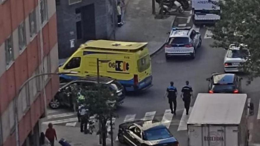 Una mujer resulta herida tras ser atropellada en un paso de cebra en la calle Santiago de Chile