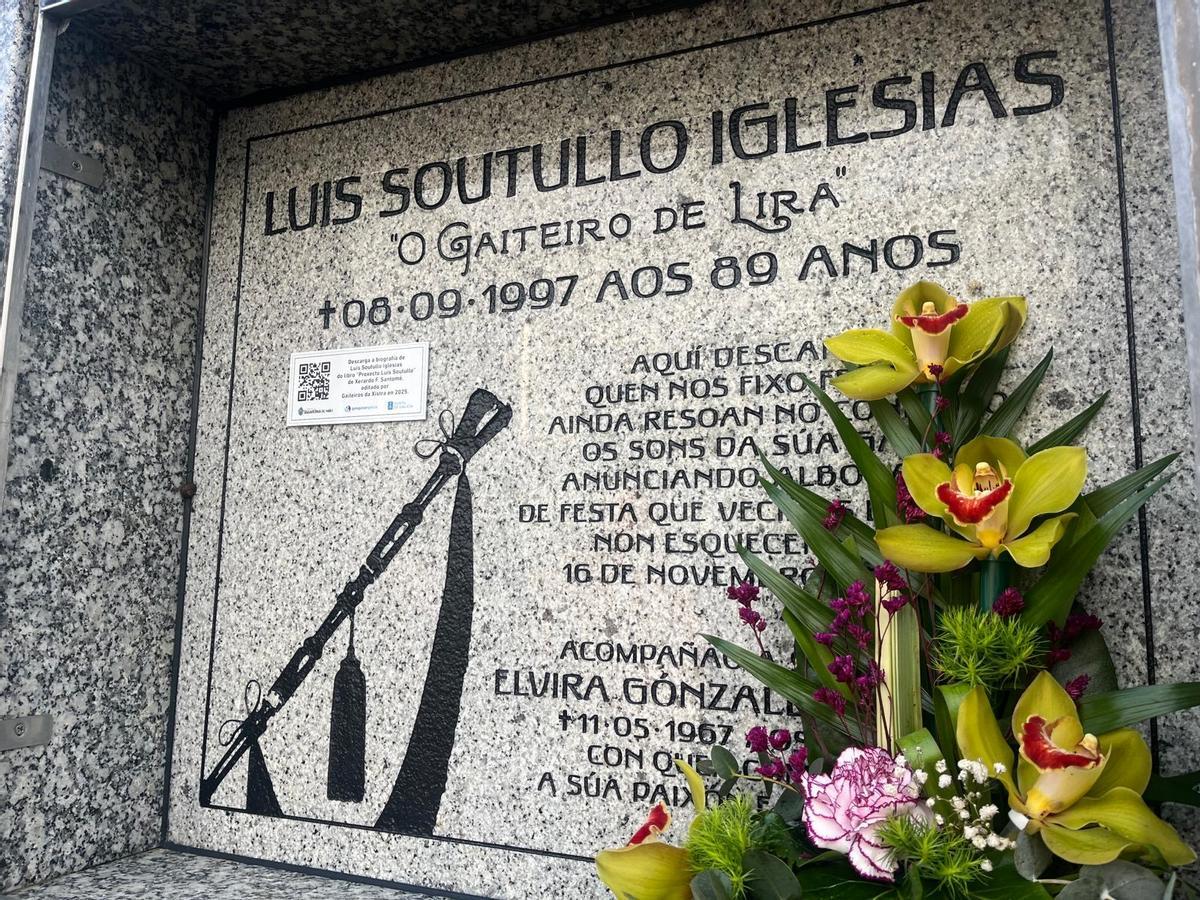 Lápida de Luis Soutullo, Gaiteiro de Lira, do código QR.