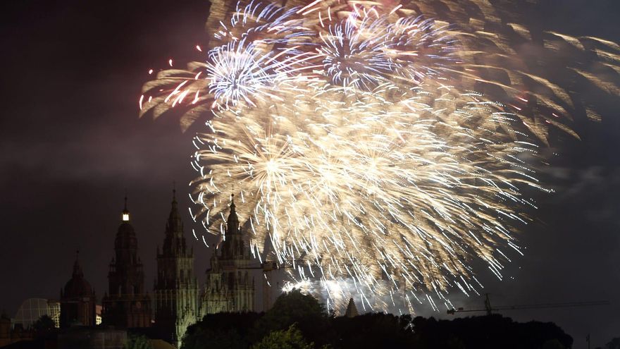 Nueva firma, misma magia: los fuegos cumplen con el Apóstol Santiago