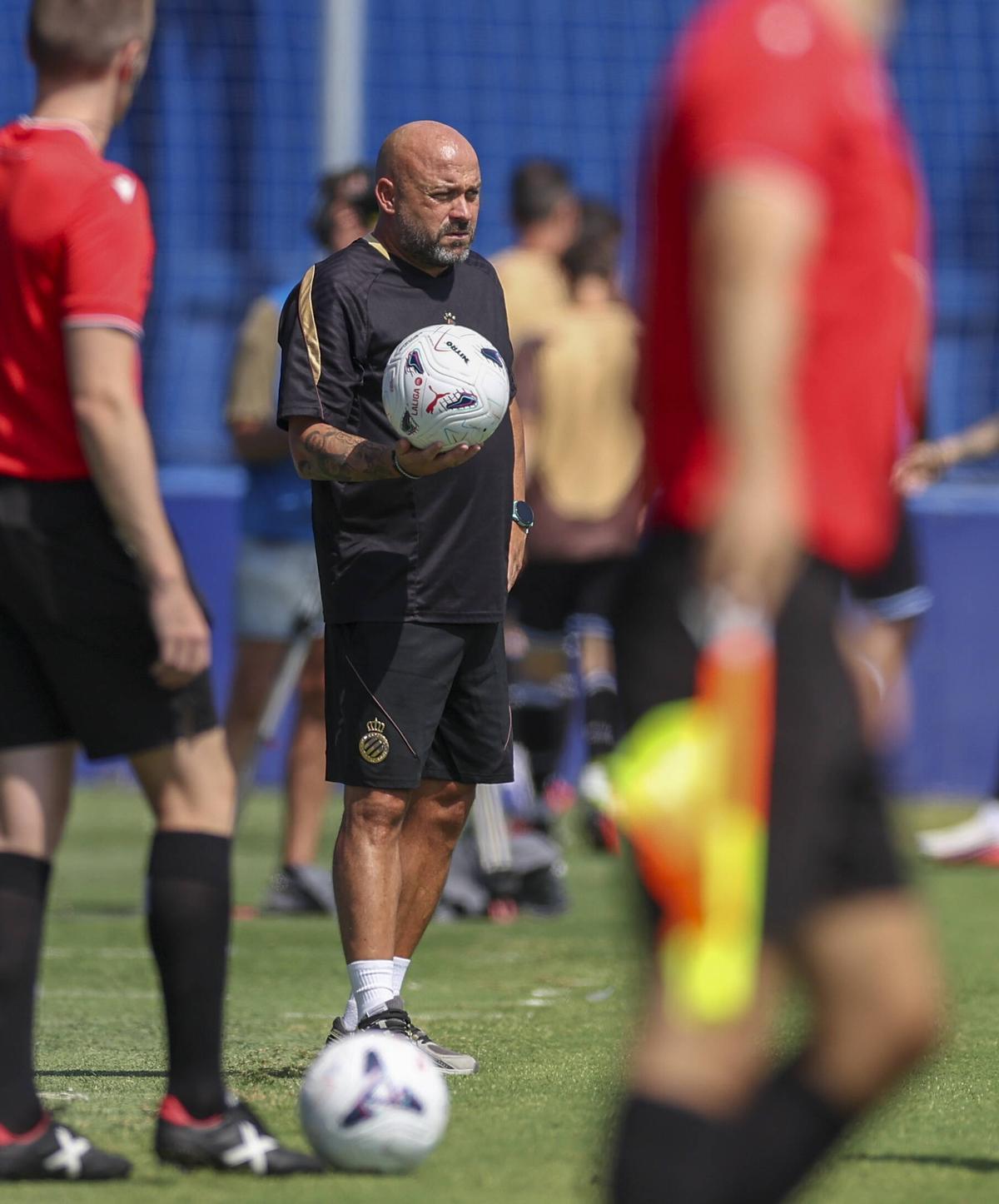 Manolo González, durante la pretemporada 26/27 del Espanyol