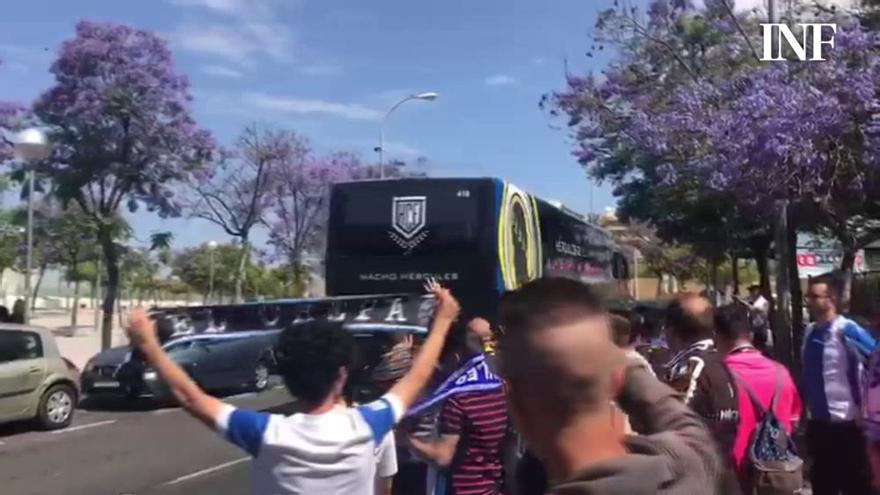 El Hércules CF parte a Logroño acompañado de 500 aficionados blanquiazules