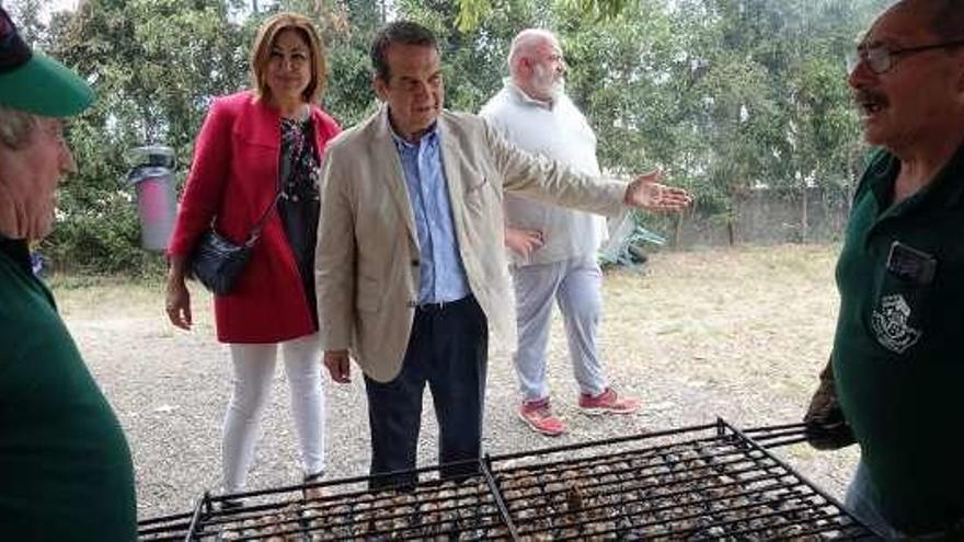 Abel Caballero y Yolanda Aguiar, ayer en Monte da Mina. // FdV