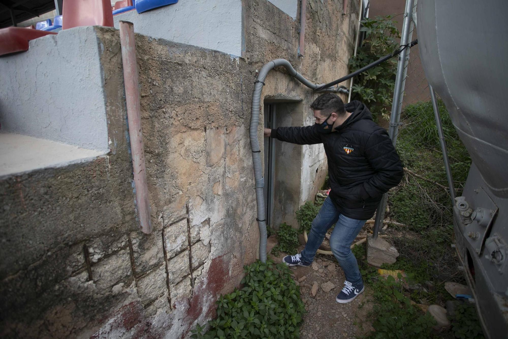 Desperfectos en el campo del Atletico Saguntino