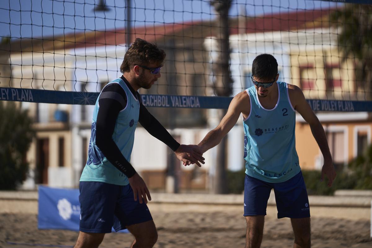 La playa de la Malvarrosa acogerá este sábado 22 de abril la jornada final de la máxima categoría del vóley playa nacional masculina.