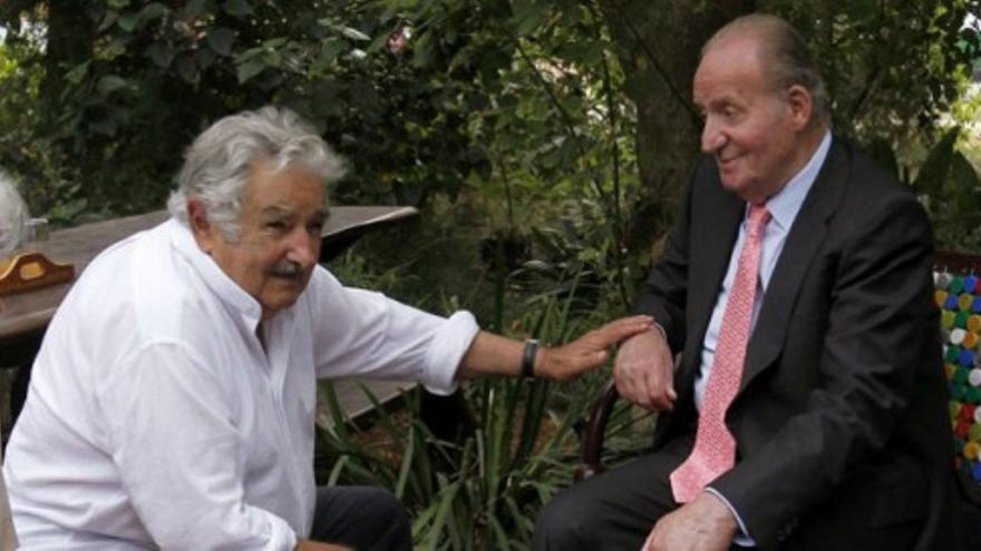 Don Juan Carlos se reúne con Pepe Mujica