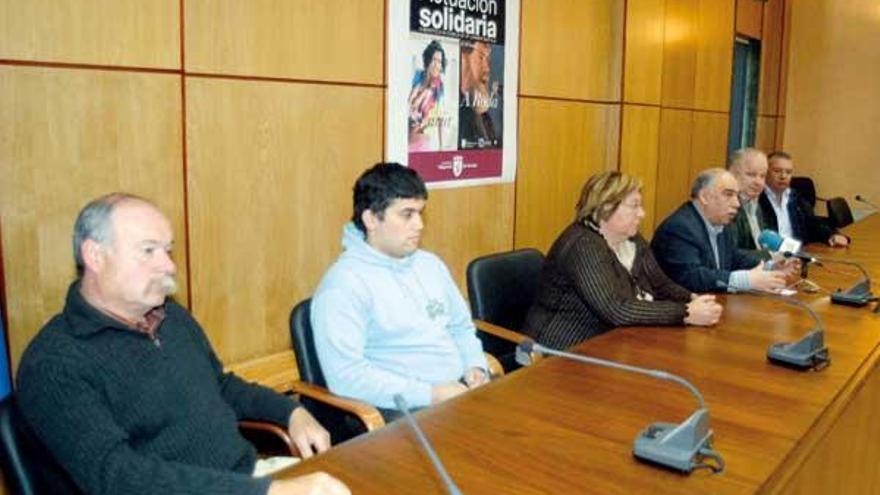 Un momento de la rueda de prensa de Amigos de Galicia y las concejalías de Muller y Cultura.
