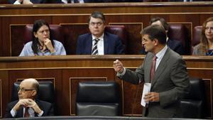 El ministro de Justicia, Rafael Catalá, durante su intervención en la sesión de control el 22 de febrero. 