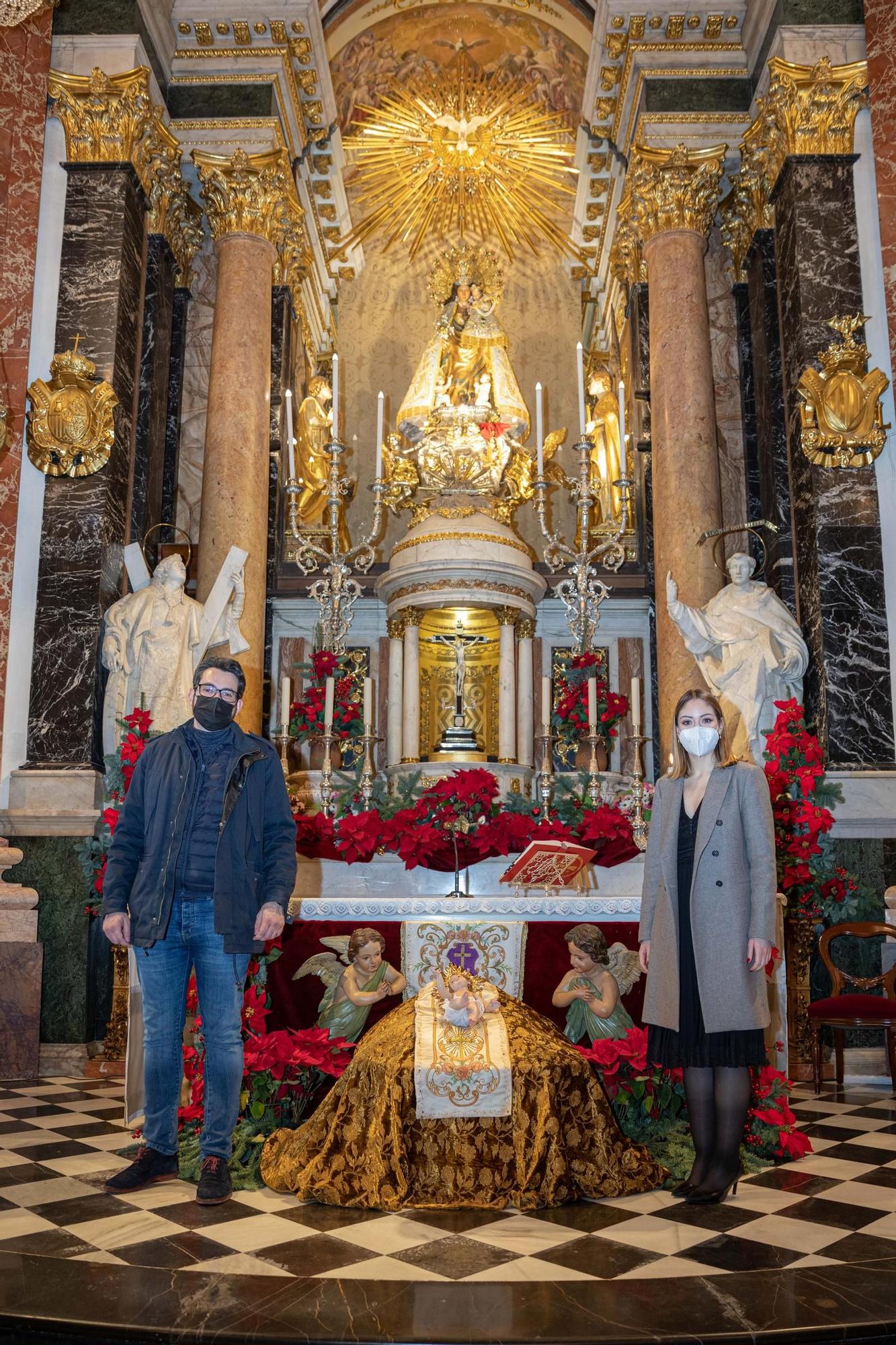 Ofrenda de las Fallas de Primera A a la Virgen de los Desamparados