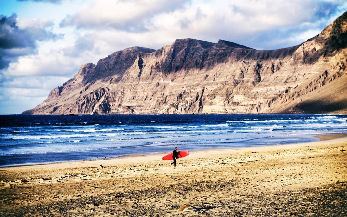 Surf en Famara, lanzarote