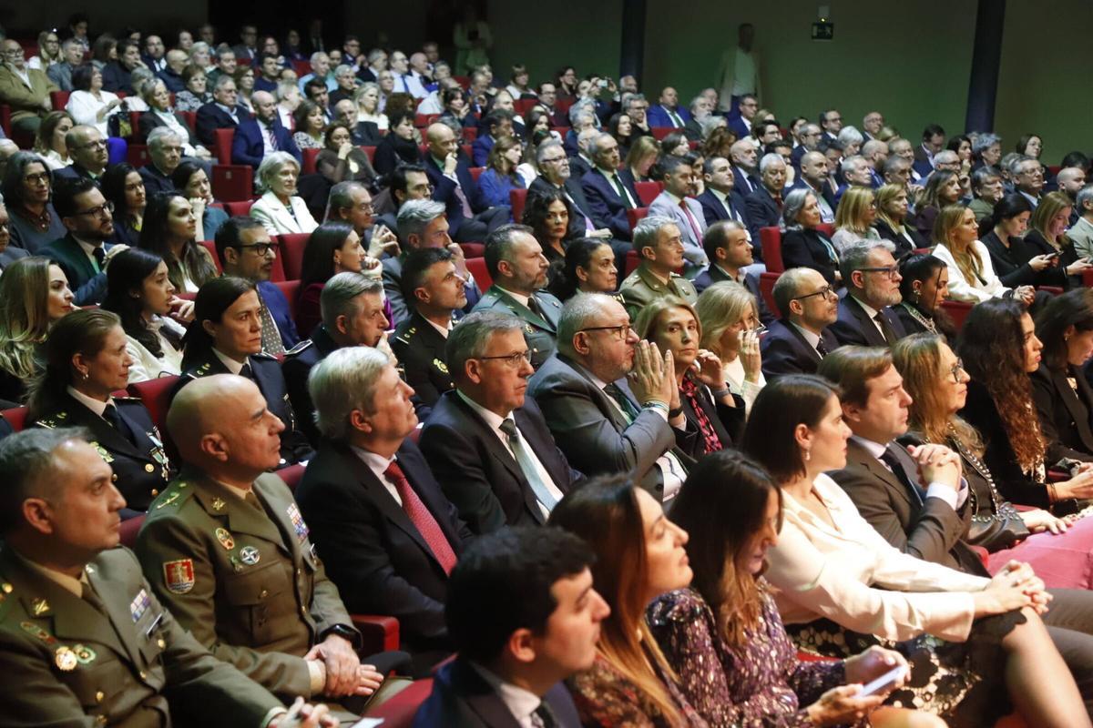 El acto de entrega de las Banderas de Andalucía 2026 de Córdoba, en imágenes
